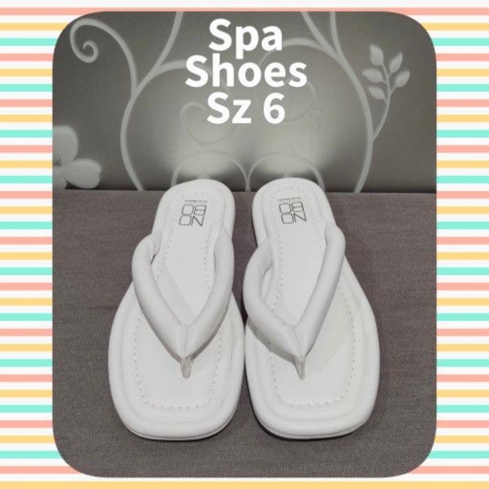 WOMENS CUSHIONED FLIP FLOPS / SPA SANDALS SIZE 6